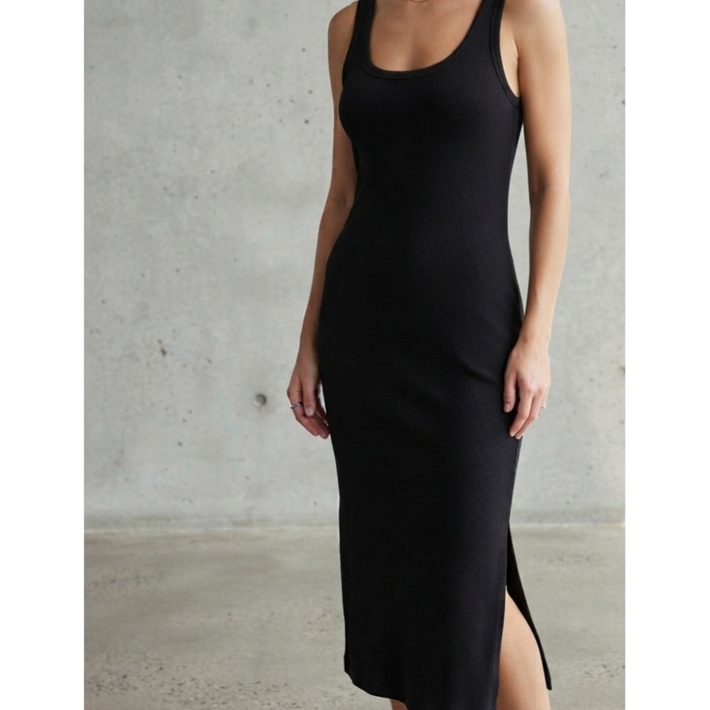 Pebble Court Ribbed Knit Scoop Neck Side Slit Midi Tank Dress Black Small